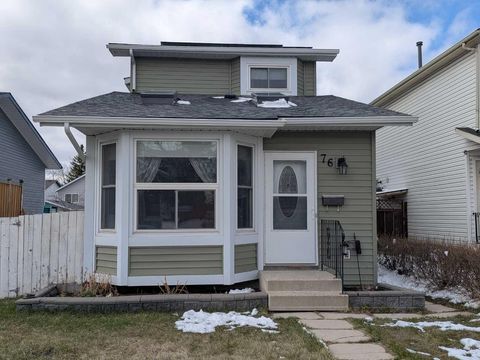 Photo of 76 Martindale Close NE, Calgary, AB T3J 2T9 (MLS # A2305744)