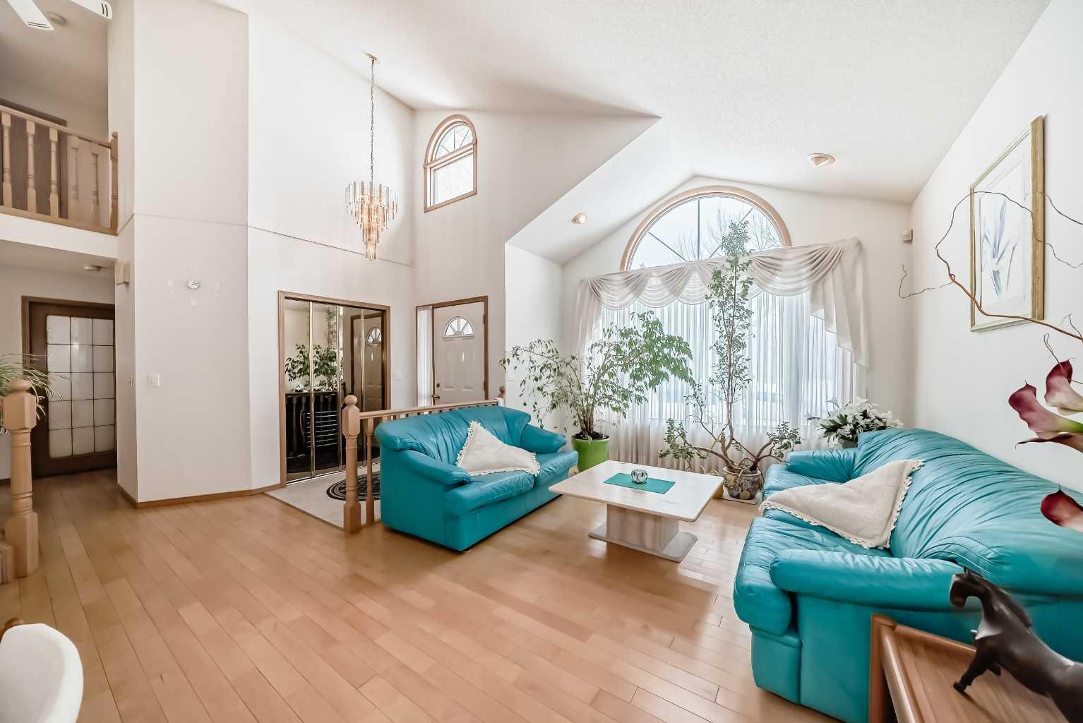 223 Hawkstone Close NW