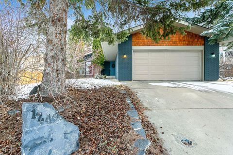 Photo of 124 Oakchurch Place SW, Calgary, AB T2V 4B5 (MLS # A2297293)