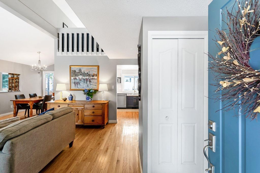 Photo of 124 Oakchurch Place SW, Calgary, AB T2V 4B5 (MLS # A2297293)
