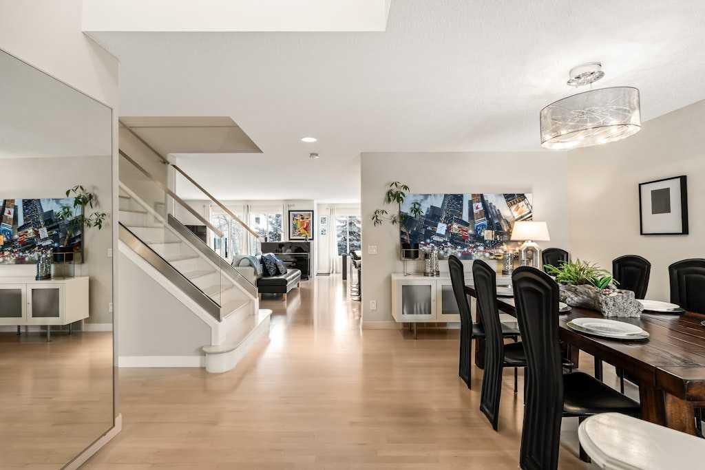 Photo of 18 Simcoe Terrace SW, Calgary, AB T3H 4S6 (MLS # A2282856)