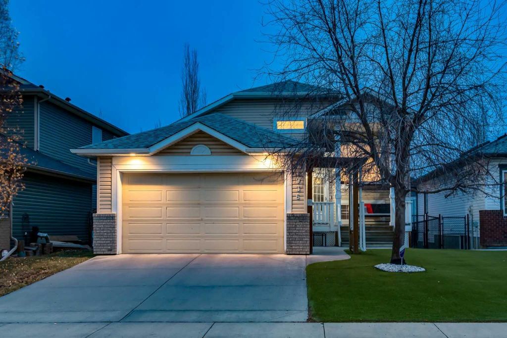 Photo of 1936 THORNBIRD Road SE, Airdrie, AB T4A 2E5 (MLS # A2265374)