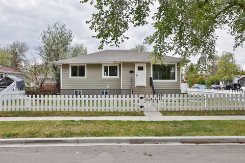 544 20 Street N Lethbridge AB T1J 3H4
