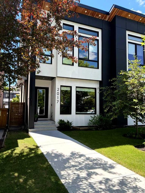 Photo of 2017 42 Avenue SW, Calgary, AB T2T 2M8 (MLS # A2322754)