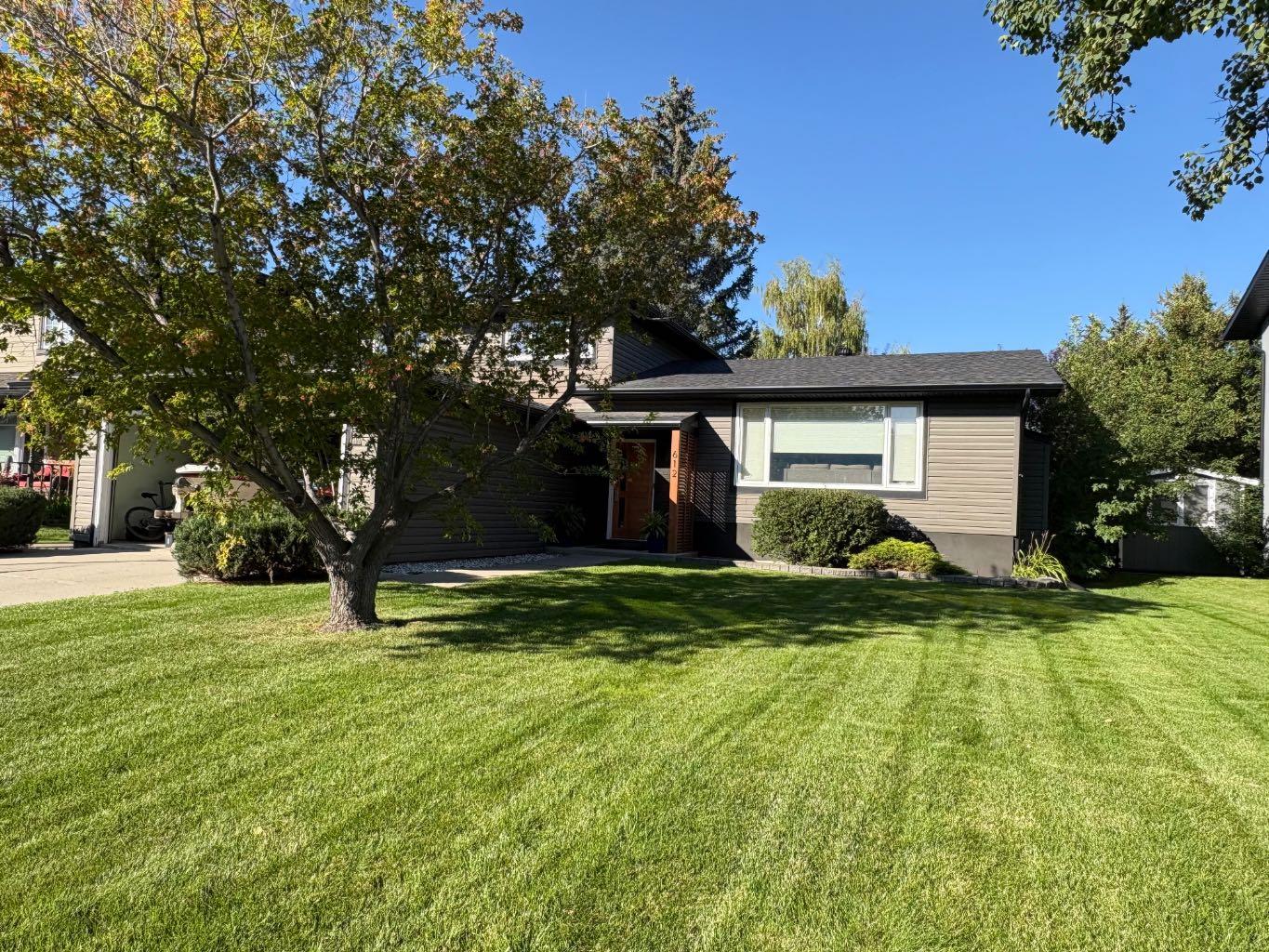 612 Willoughby Crescent SE