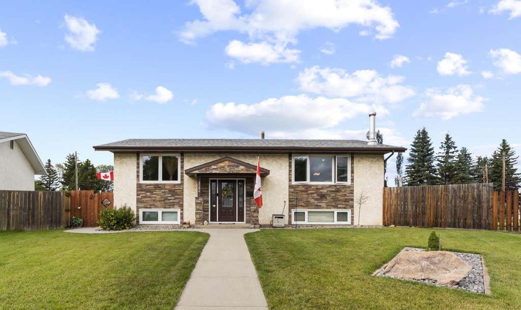 Photo of 4504 66 Street Close, Camrose, AB T4V 2T2 (MLS # A2335602)