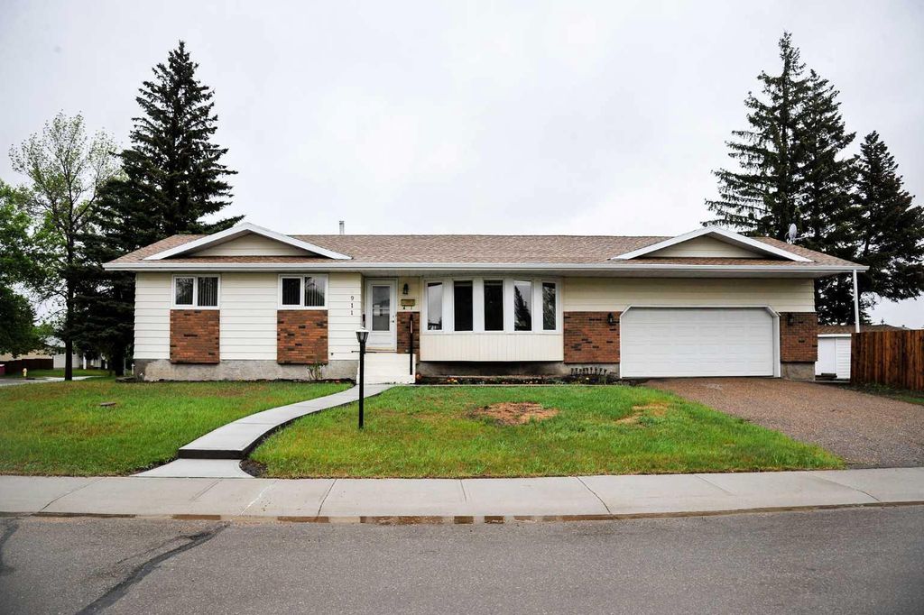Photo of 3911 57 Street, Camrose, AB T4V 3H6 (MLS # A2316073)