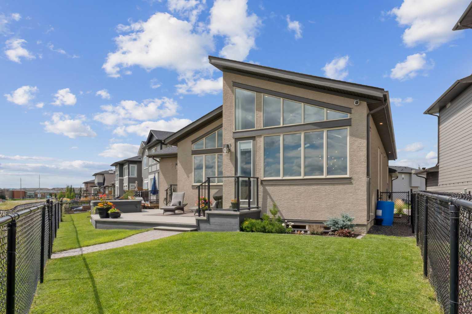 64 Walcrest View SE