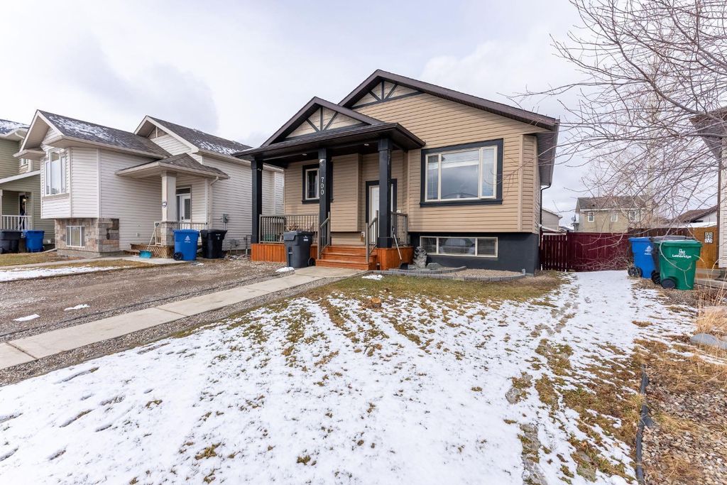 Photo of 700 Florence Ho Leong Crescent N, Lethbridge, AB T1H 5R5 (MLS # A2293373)