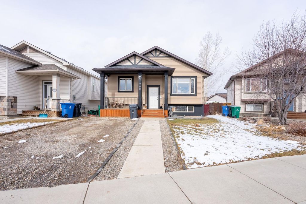 Photo of 700 Florence Ho Leong Crescent N, Lethbridge, AB T1H 5R5 (MLS # A2293373)