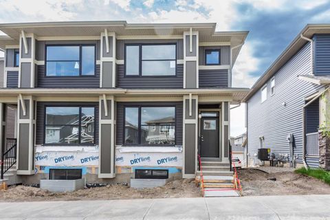 116 Herron Walk NE Calgary AB T3P 1Y9