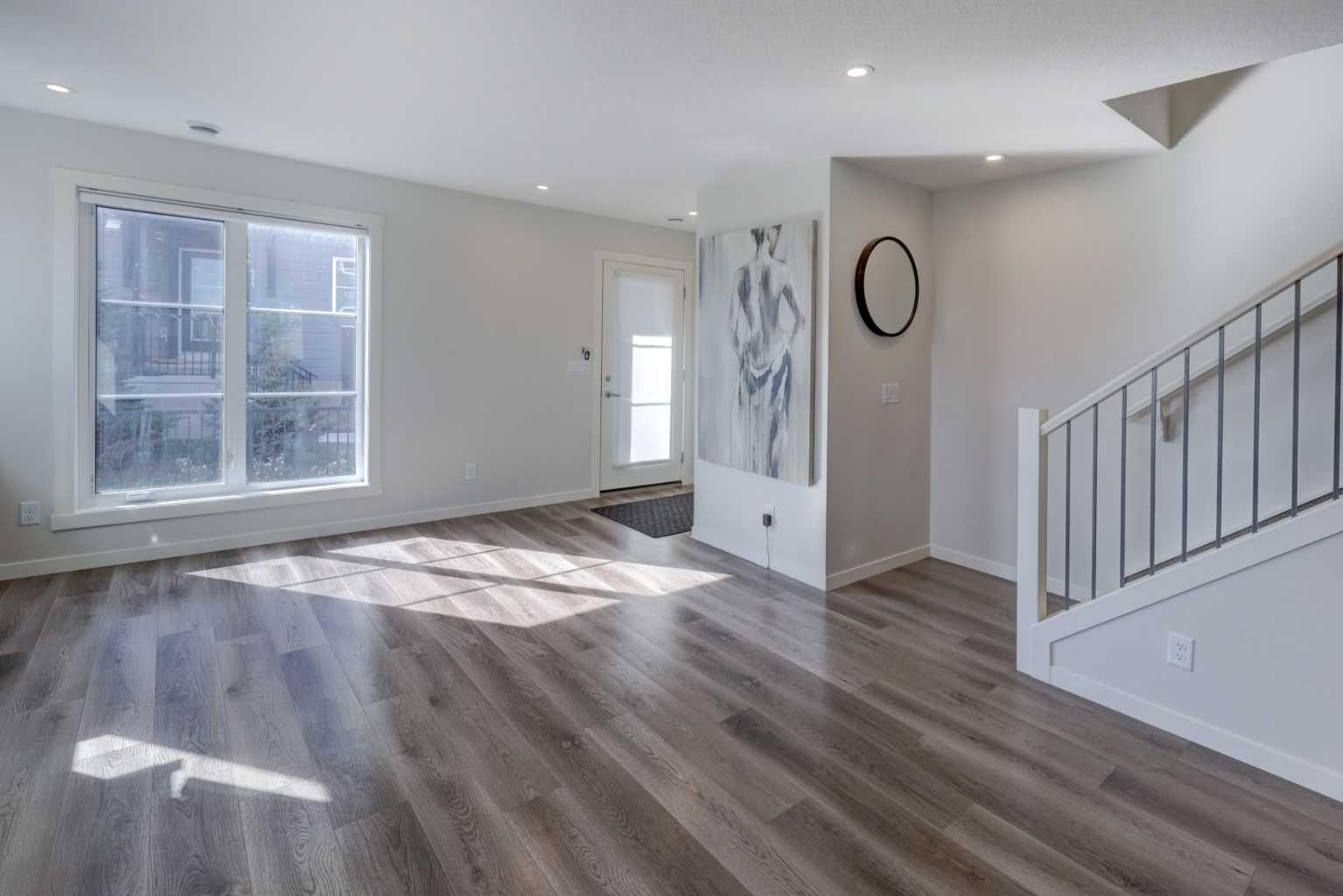 260 Rowley Way NW 319