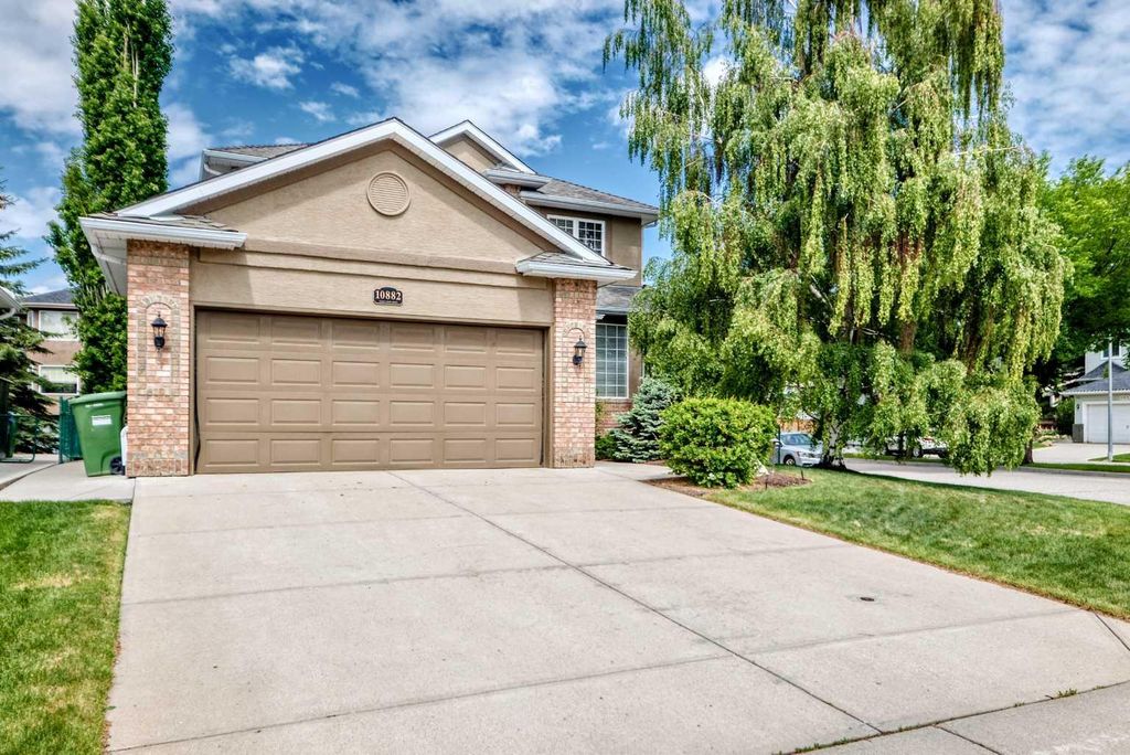 Photo of 10882 Valley Ridge Drive NW, Calgary, AB T3B 5R1 (MLS # A2321230)