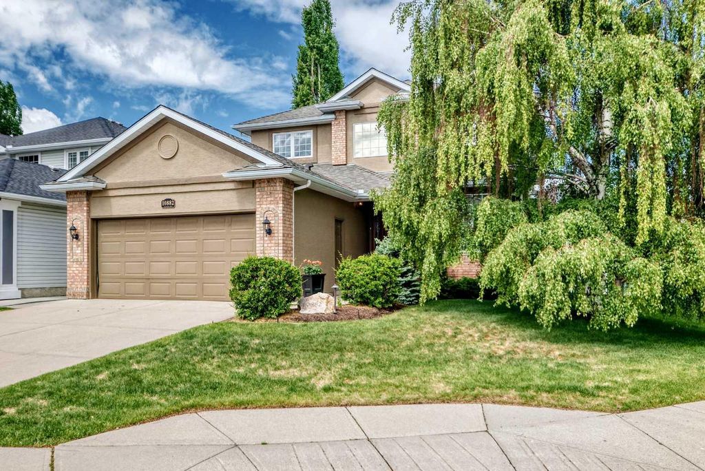 Photo of 10882 Valley Ridge Drive NW, Calgary, AB T3B 5R1 (MLS # A2321230)