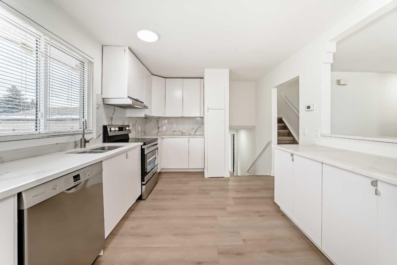 532 Rundleridge Drive NE