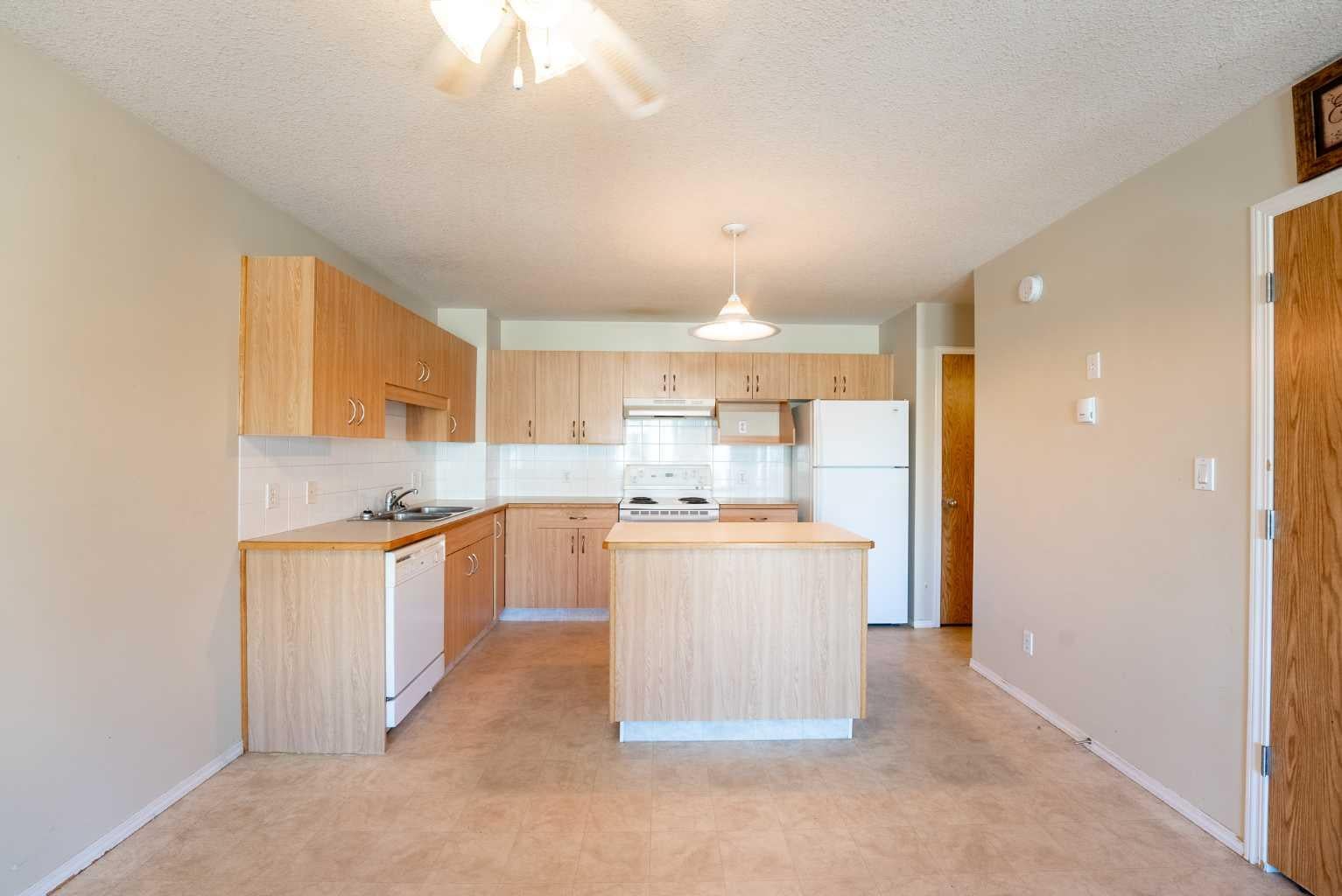 5 Tartan Boulevard W 6