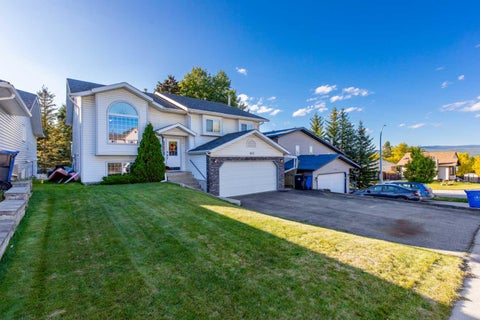 Photo of 157 Rispler Way, Hinton, AB T7V 1L7 (MLS # A2346481)