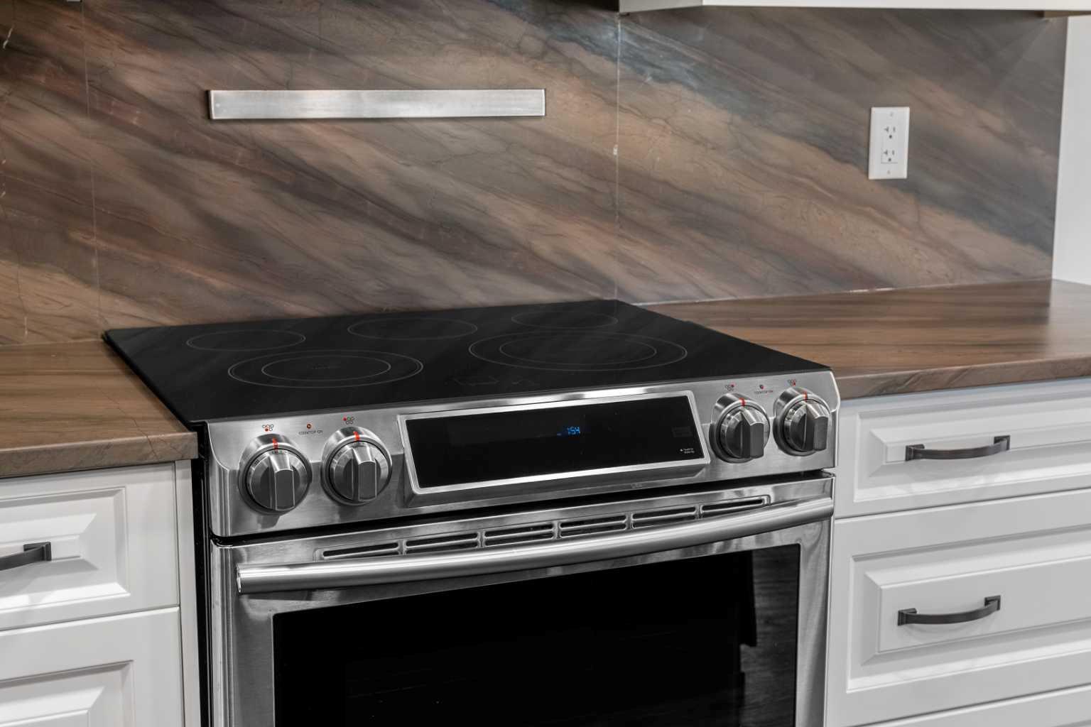 175 Kincora Crescent NW