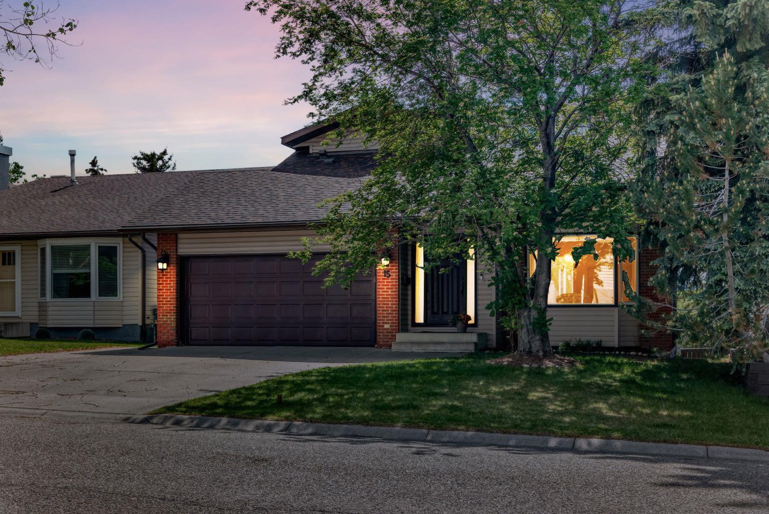 15 Hawkcliff Way NW