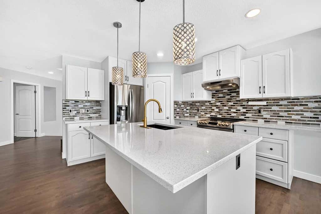 Photo of 98 Panamount Villas NW, Calgary, AB T3K 0A4 (MLS # A2329386)