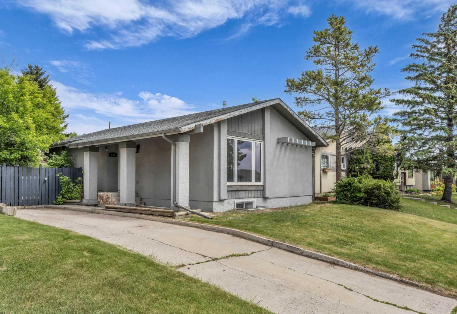 236 Ogden Crescent SE