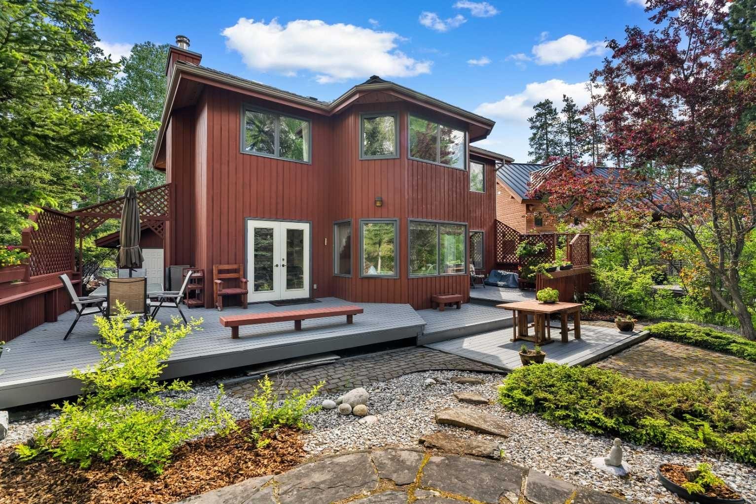1072 Evergreen