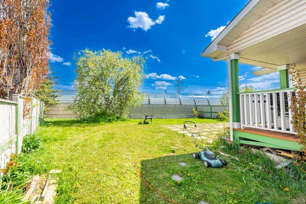 68 Martha's Haven Gardens NE