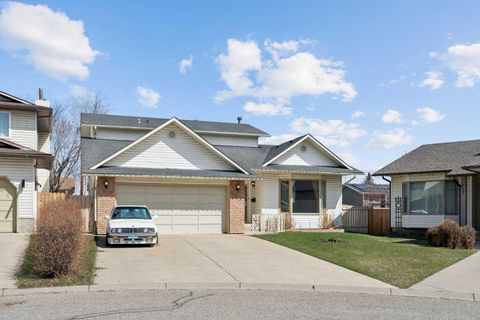 Photo of 40 Scenic Place NW, Calgary, AB T3L 1A5 (MLS # A2306340)