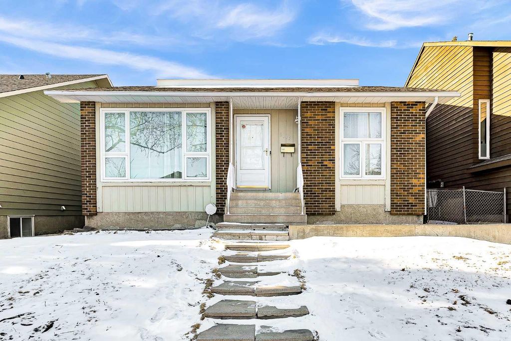 Photo of 1111 Berkley Drive NW, Calgary, AB T3K 1S6 (MLS # A2294270)