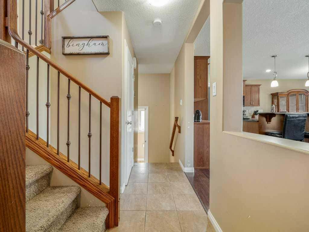 Photo of 17 Coalbanks Link W, Lethbridge, AB T1J 4H6 (MLS # A2326571)