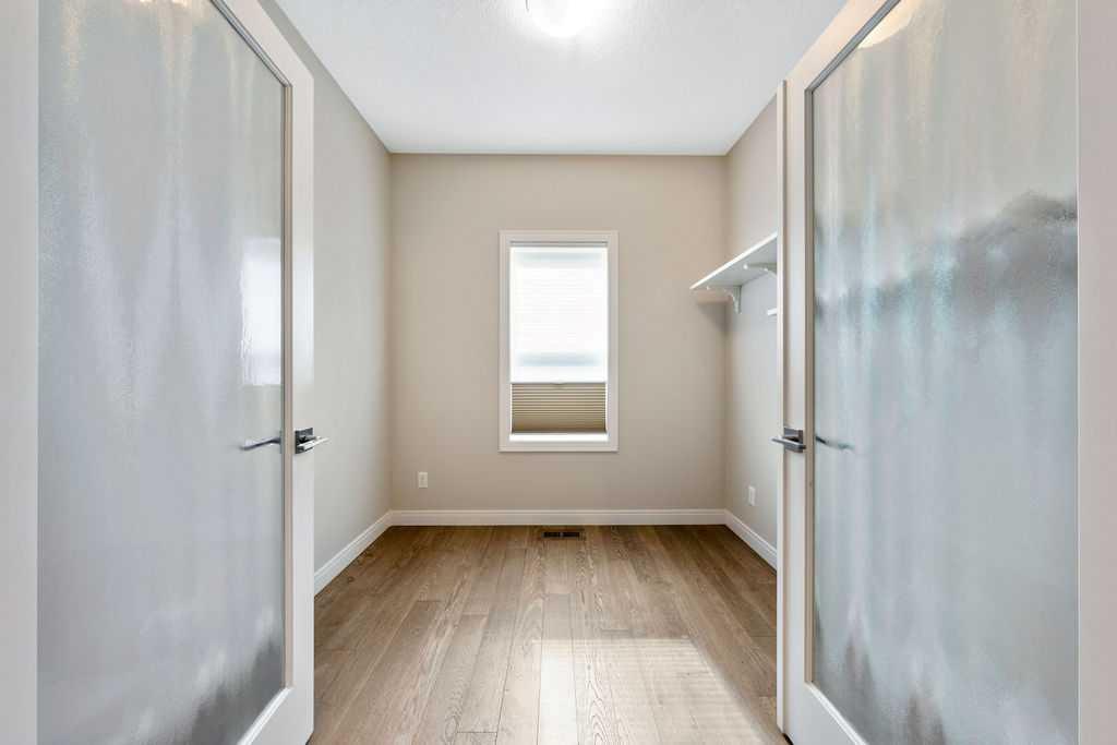 16 Drake Landing Street