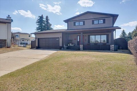 Photo of 5323 Margodt Close, Innisfail, AB T4G 1E6 (MLS # A2305707)