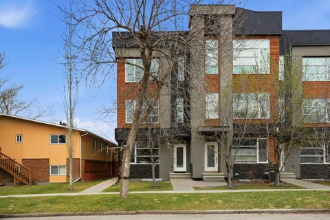 Photo of 308 11 Avenue NE #2, Calgary, AB T2E 0Z1 (MLS # A2308641)