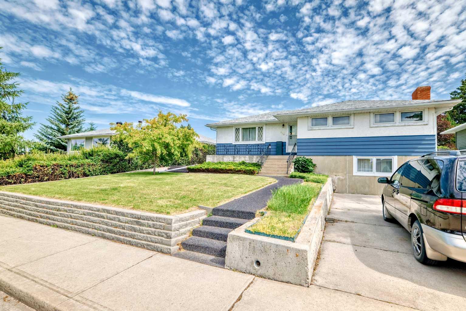 220 Cardiff Drive NW