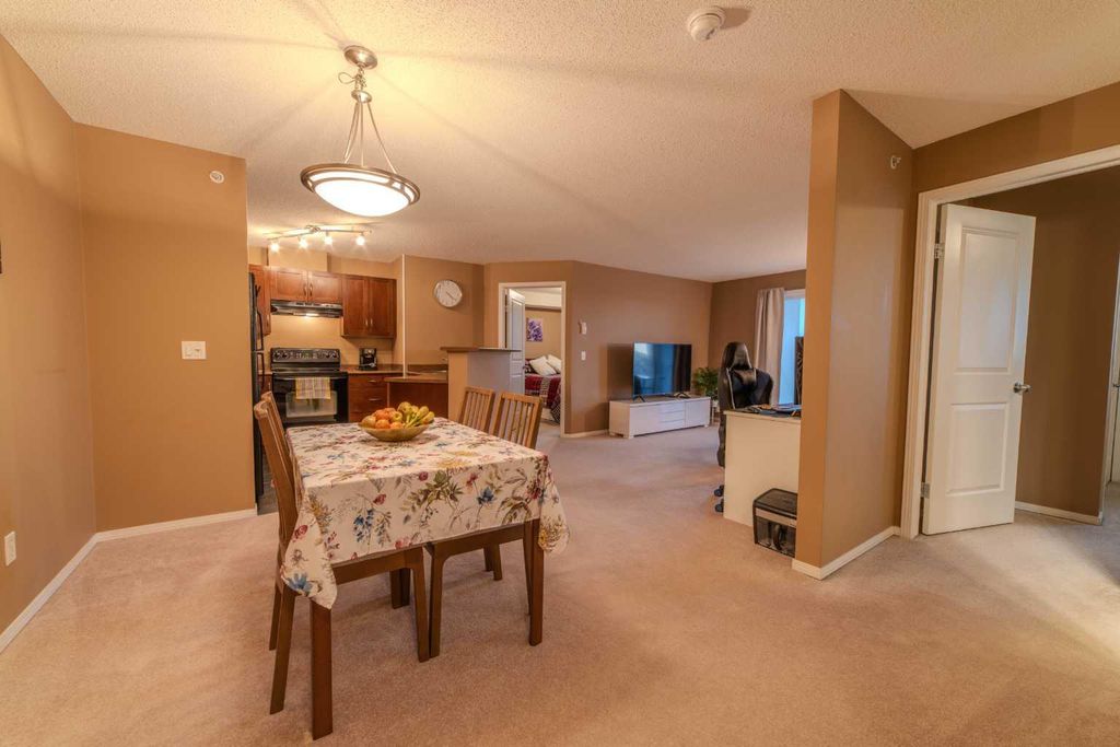 Photo of 10 Prestwick Bay SE #4421, Calgary, AB T2Z 0B4 (MLS # A2283835)