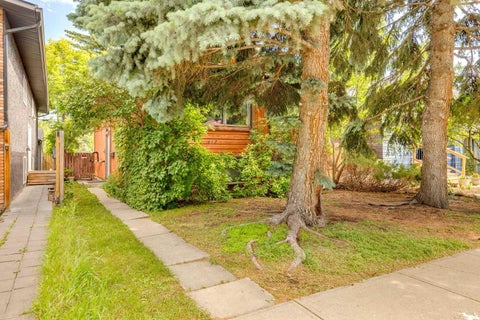 Photo of 612 13 Avenue NE, Calgary, AB T2E 1C6 (MLS # A2326307)