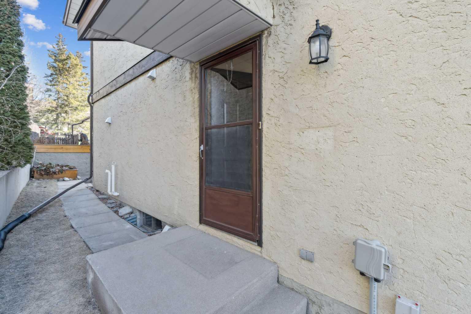 91 Edgehill Drive NW