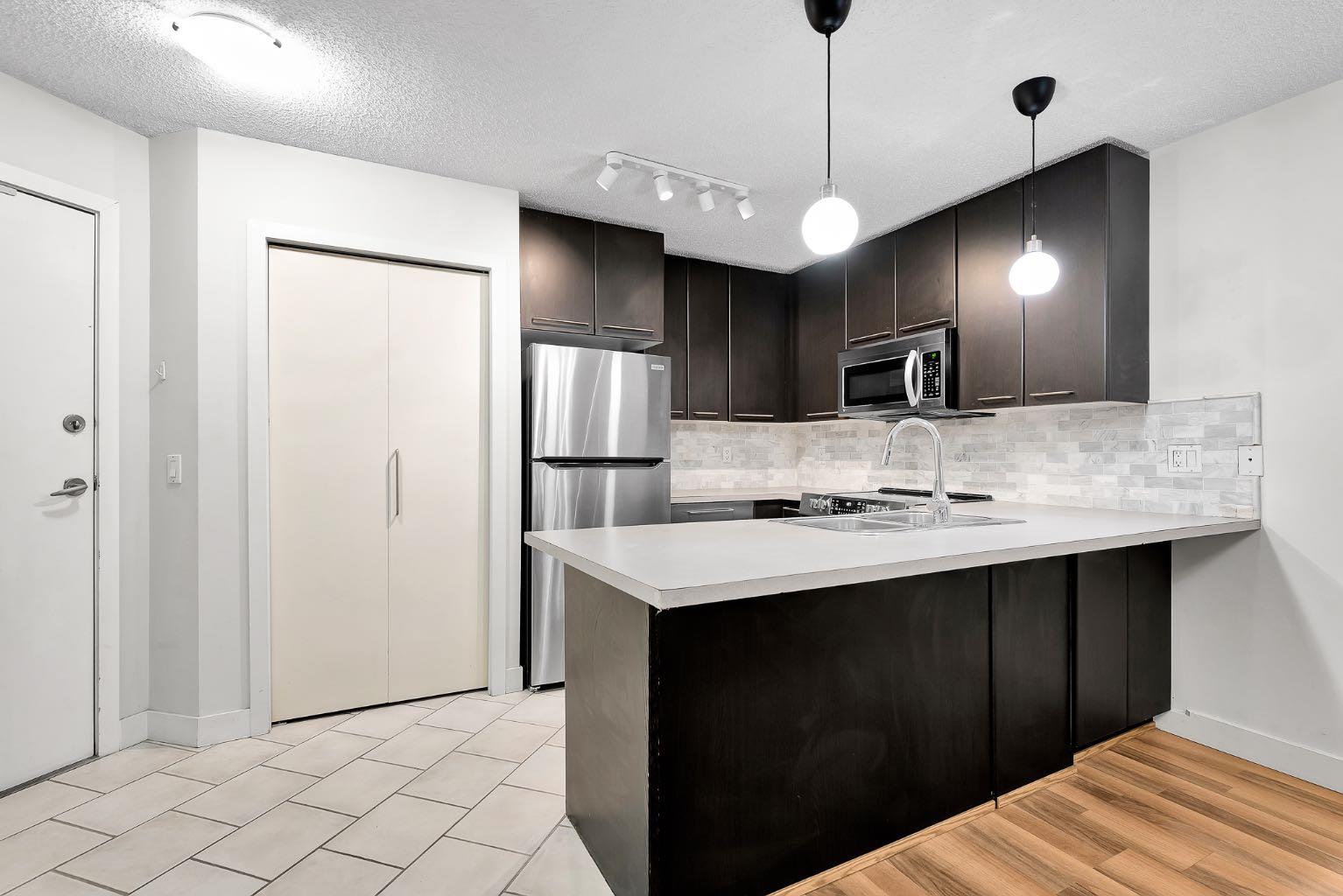 35 Richard Court SW 132