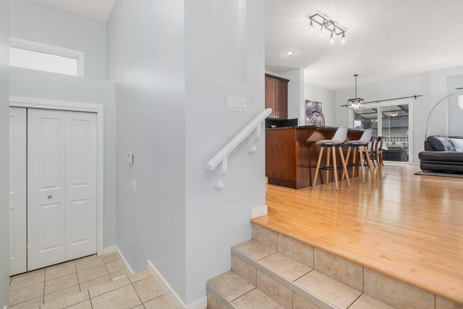 318 Kincora Glen Rise NW
