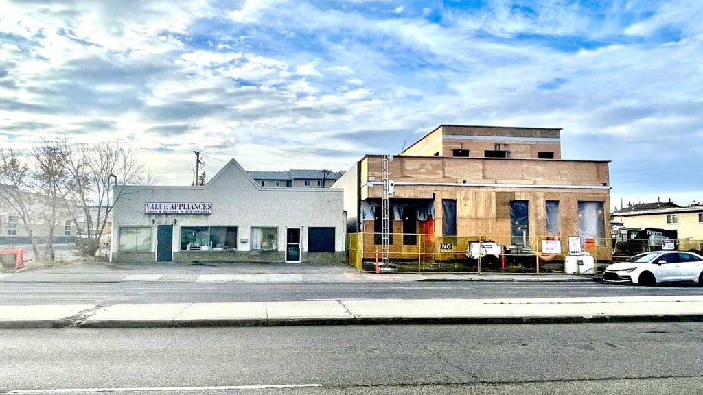 Photo of 1721 36 Street SE, Calgary, AB T2A 1C7 (MLS # A2342342)