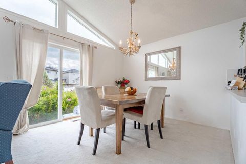 41 Everridge Court SW Calgary AB T2Y 4T1