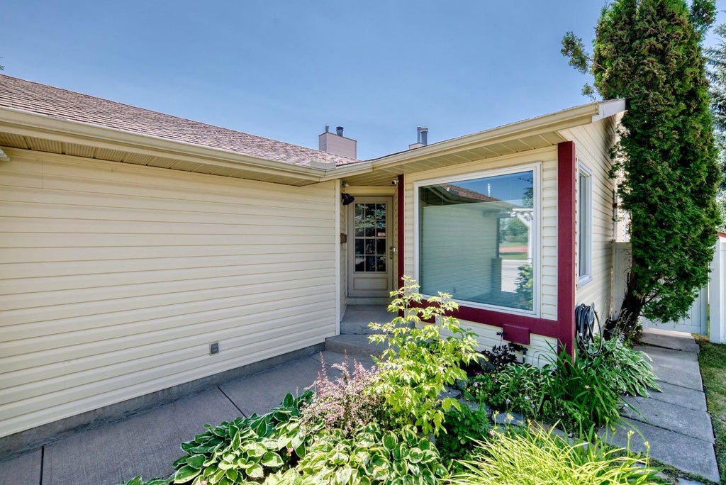 Photo of 192 Riverbend Drive SE, Calgary, AB T2C 3X8 (MLS # A2329034)
