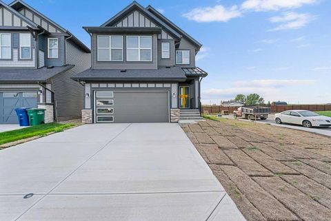1206 Chinook Winds Circle SW Airdrie AB T4B 5S8