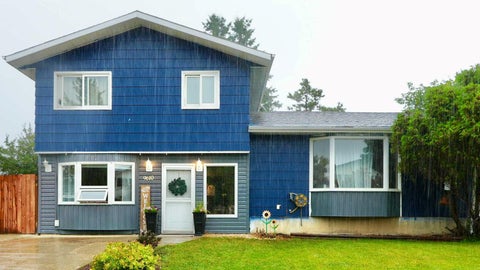 Photo of 9610 74 Avenue, Peace River, AB T8S 1E4 (MLS # A2342302)