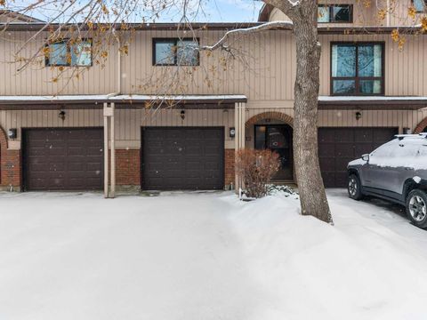 12 Canterbury Gardens SW Calgary AB T2W 2S9