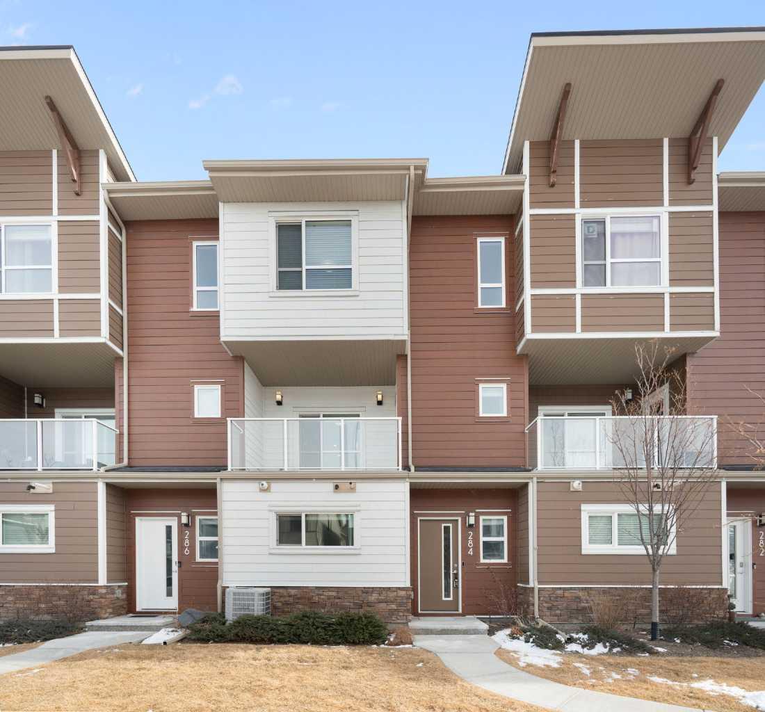 284 Harvest Hills Way NW
