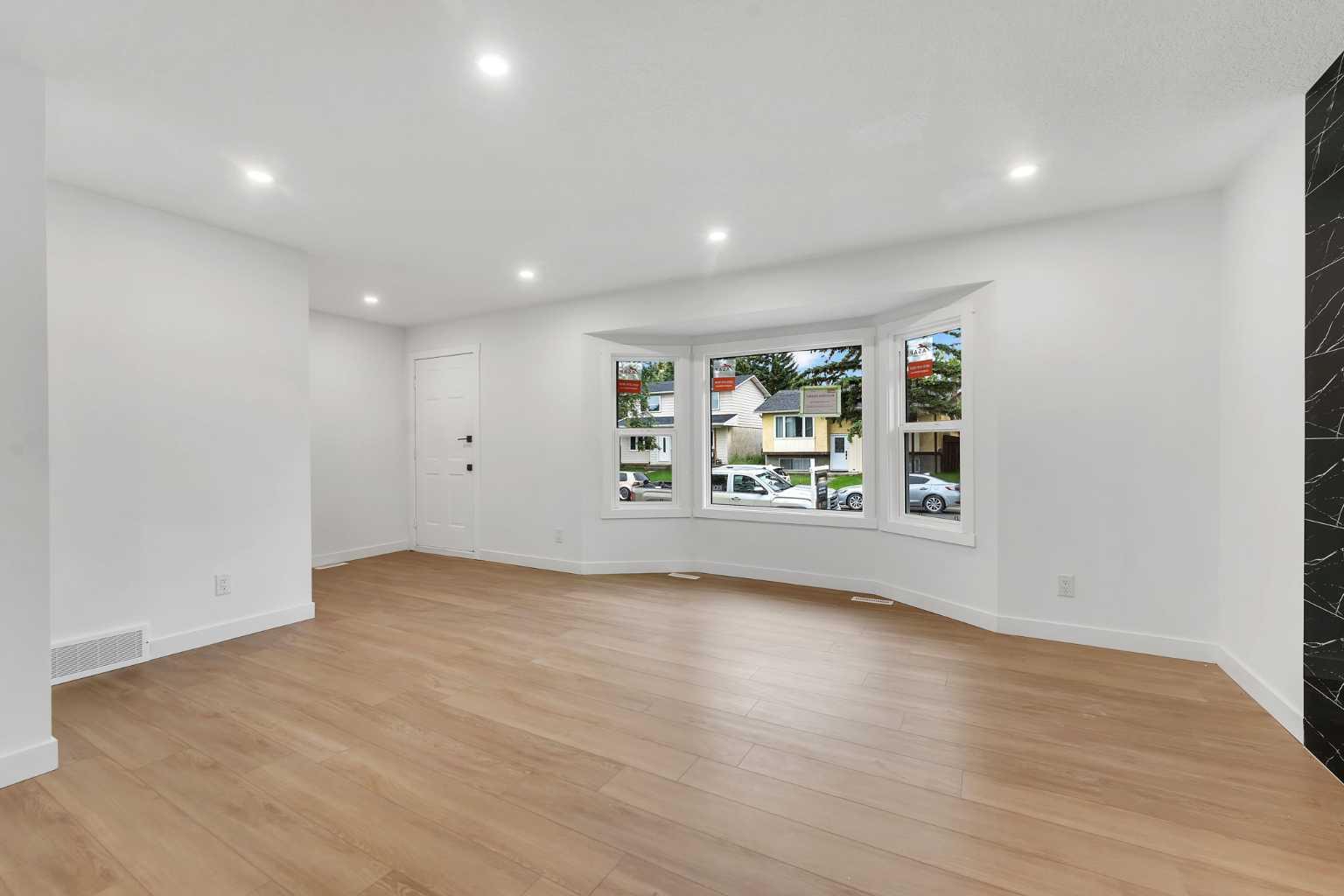 247 Rundlecairn Road NE