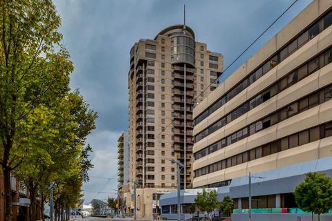 683 10 Street SW 1301 Calgary AB T2P 5G3