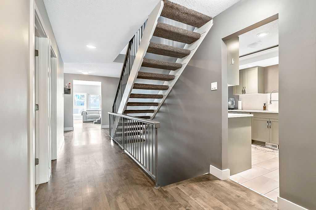 11 Cedarbrook Way SW