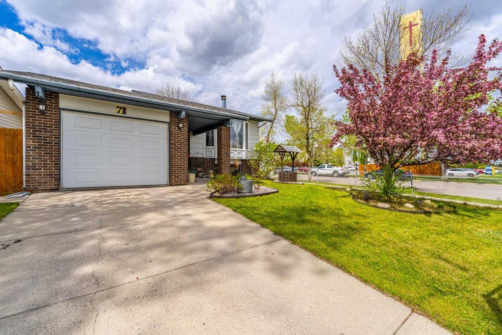 Photo of 71 Sunmills Drive SE, Calgary, AB T2X 2R4 (MLS # A2299447)